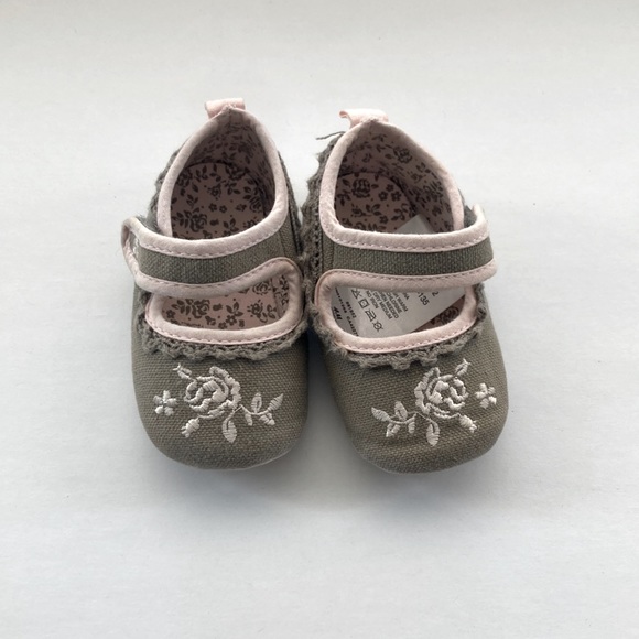 4/$25🥰Cute Little Girls Shoes size 2/3 - Picture 2 of 7